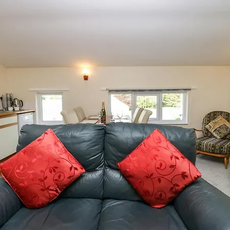 Newfield 1 アパート